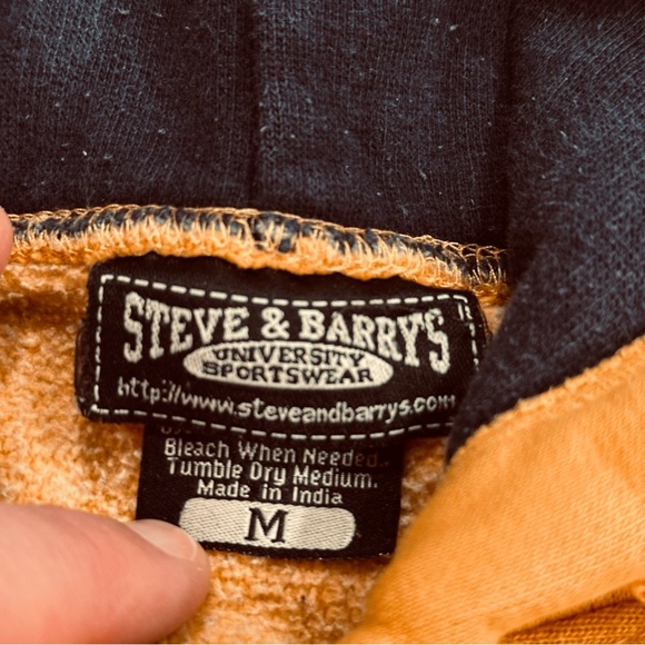 VINTAGE UNIVERSITY OF MICHIGAN GOLD HOODED SWEATSHIRT WOLVERINES COLLEGE 1980s - Picture 9 of 15